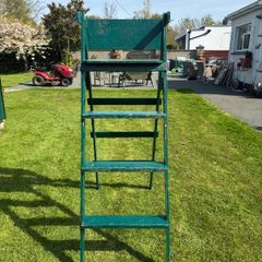 Umpires chair