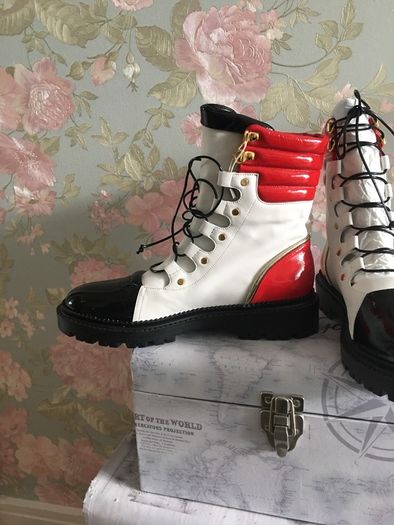 Casadei leather laced shoes. Made in Italy. New. Uk 7