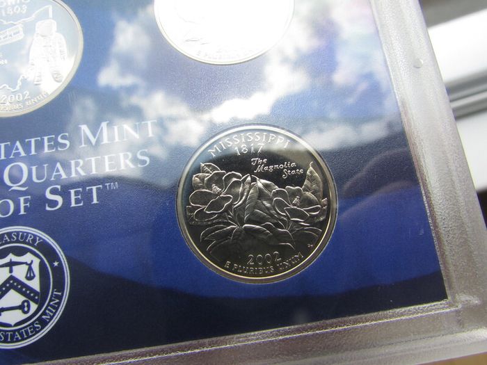 US 2002 State Quarters Proof Set.In case BU Frosted detail.