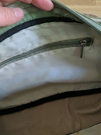 Hand bag with straps