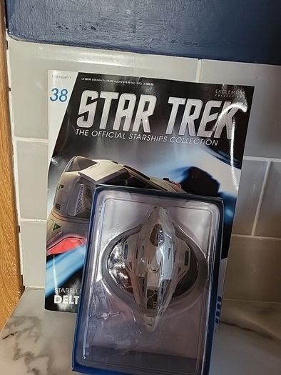 star trek eaglemoss starfleet delta flyer