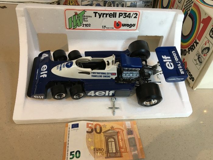 Model Car Burago Tyrrell P34/2 Scale 1/14