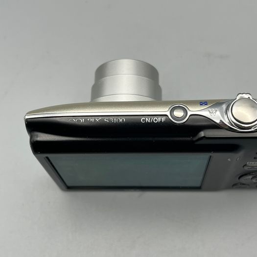 Nikon Coolpix S3100 14MP Digital Camera Silver - Full Kit