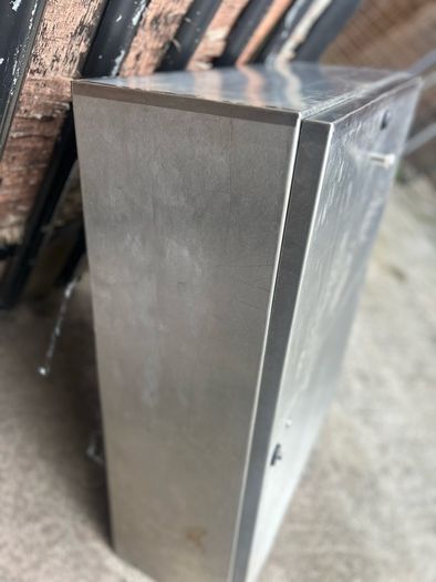 Stainless steel wall press