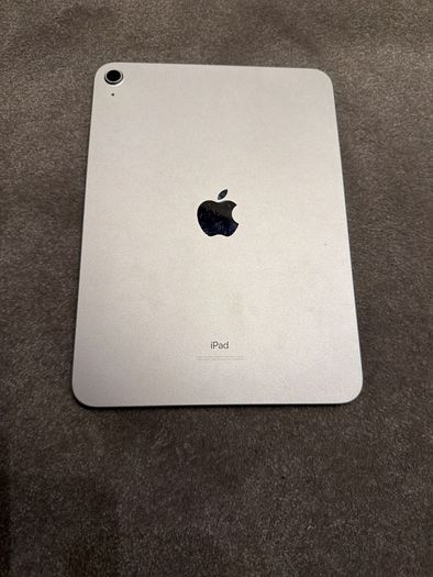 Apple iPad 10th Gen (A2696) 10.9" 64GB - Silver, Wifi