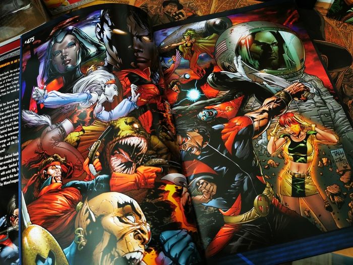 Uncanny X-Men: Rise and Fall of the Shi'ar Empire ! Hardcover ! 2007 ! by Marvel Comics !