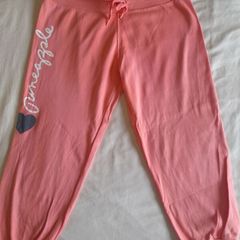 ladies 3/4 lenght shorts size medium