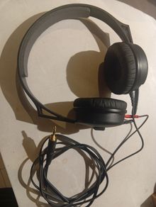 Sennheiser hd 25 light headphones, barely used