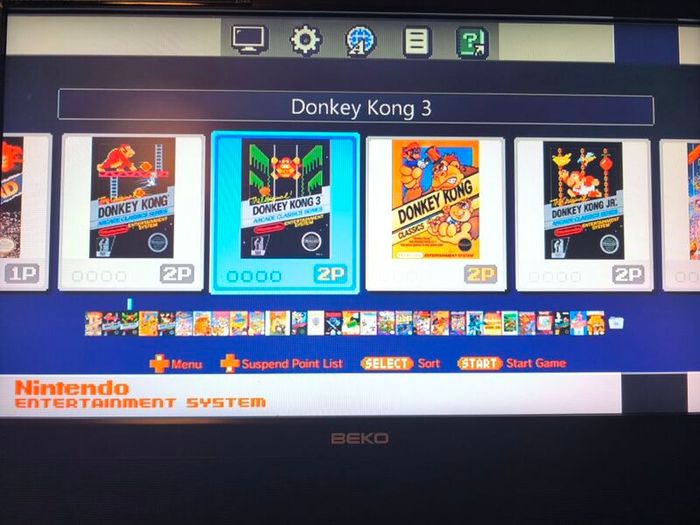 Nintendo NES mini with 140 games