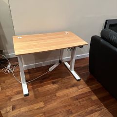 Rising Standing Sitting Electronic Working Desk can be Dismantled
