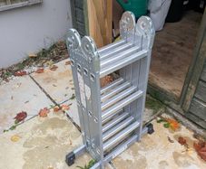 Multipurpose Aluminum Folding / Extension Ladder (EN131 Certified)