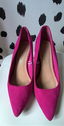 Pre-owned fuchsia high heels size 6