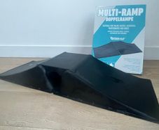 Skate/scooter ramp
