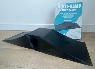 Skate/scooter ramp