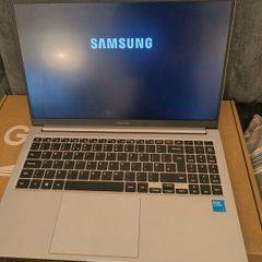Samsung Galaxy Book4 Core 5 8GB/256GB/ silver usually 900euros