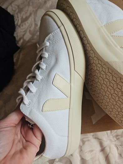 veja pierre white canvas 41
