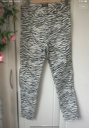 jeans Zara high rise skinny animal print size 12