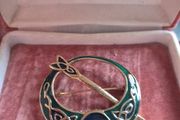 Vintage Celtic Penannular Brooch Green and Navy