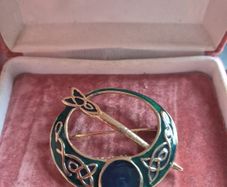 Vintage Celtic Penannular Brooch Green and Navy