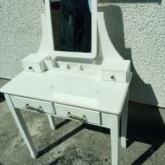 dressing table