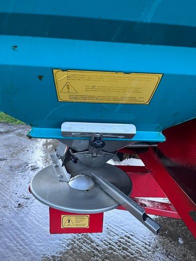 Sulky Fertiliser Spreader