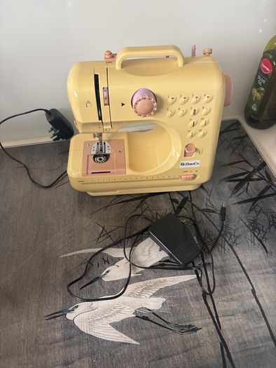 Childs sewing machine