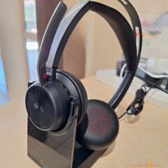 POLY Voyager Focus 2