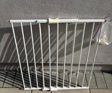 Baby safety gate
