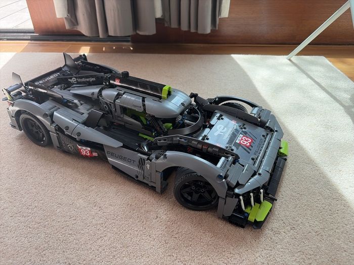 Lego Peugeot Le Mans Hypercar 42156