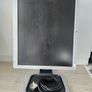 HP L1950g Monitor Image 2