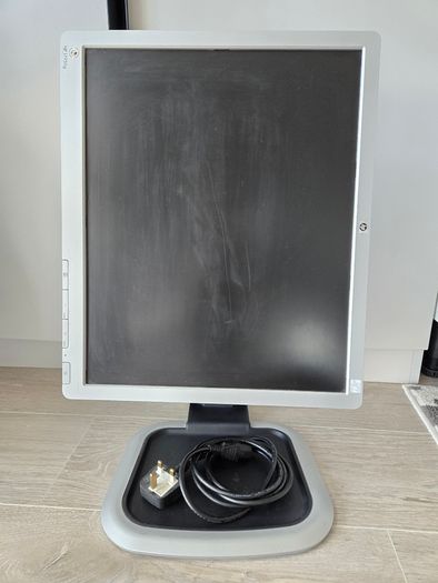 HP L1950g Monitor