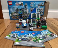 LEGO 60316 Police Station 100% Complete w/ Instructions & Figs