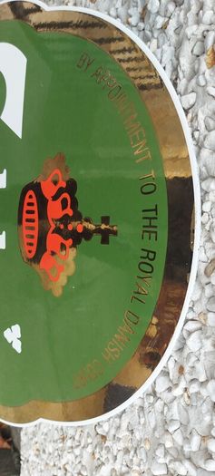 carslberg enamel sign ,very nice condition, sold as is,,lovely advertising display item for any man cave pub restaurant etc etc,,buyer collects or pays postage thank you,,
