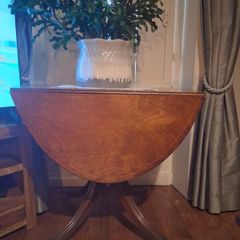 Antique Drop Leaf Table (folding)