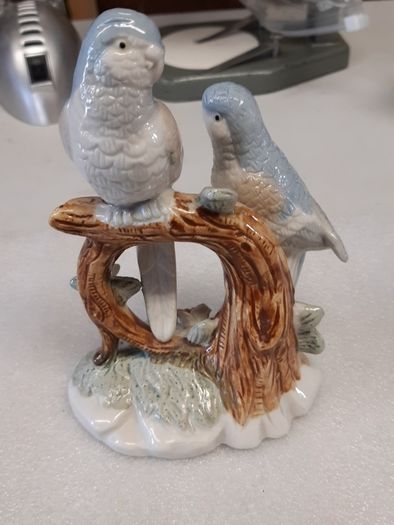 Bird figurine