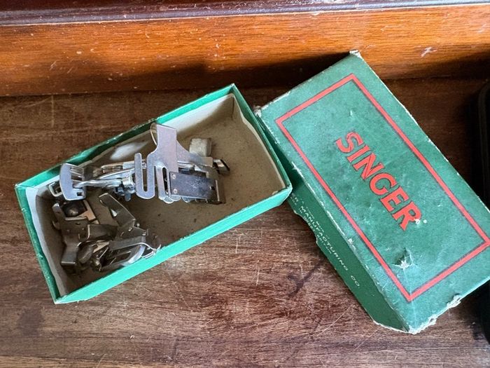 Vintage Singer 99k sewing machine