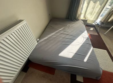 Double mattress (without bedcover) free to go