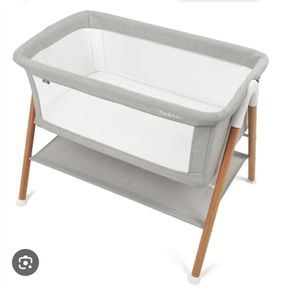 baby cot next to me