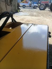 Hedge cutter flail head