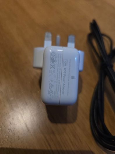 Apple  charger (original)
