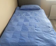 single bed,headboard,mattress