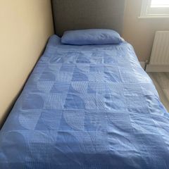 single bed,headboard,mattress
