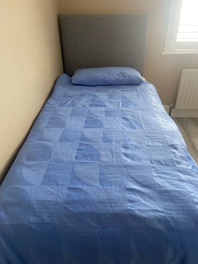 single bed,headboard,mattress