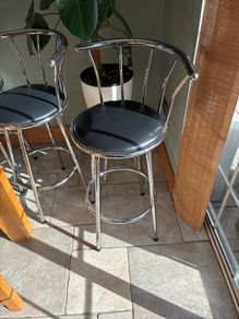 3 High Chair Stools, rotating swivel