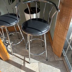 3 High Chair Stools, rotating swivel