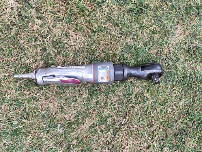 air ratchet compressed air