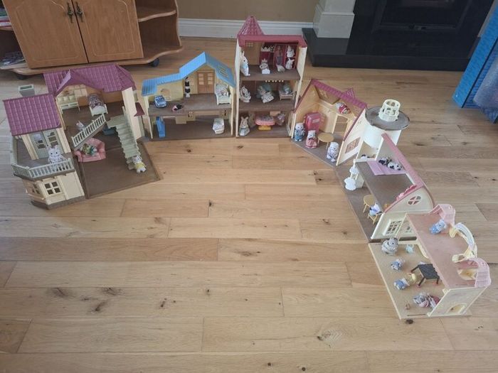 Girls LoL's and LoL house