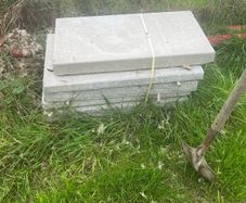Concrete padstones