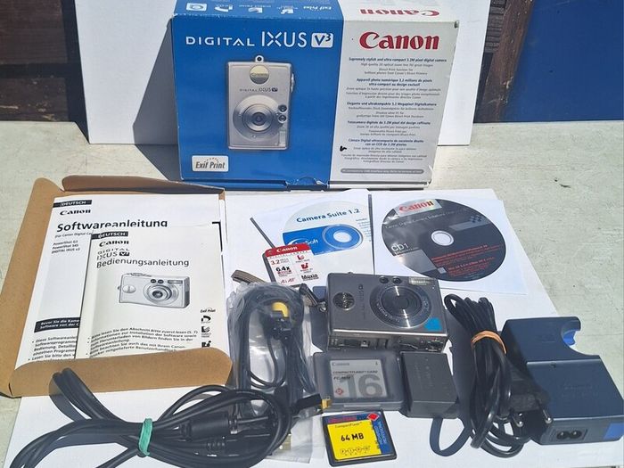 canon digital ixus v3 digital camera complete kit with box charger battery working