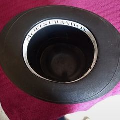 ice bucket Moet et Chandon